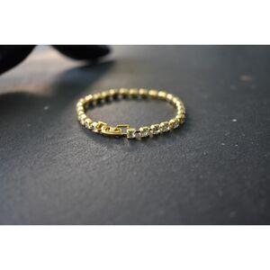 Gold-Tone Tennis Bracelet with Sparkling Rhinestones – Classic Elegance (7 1/4")